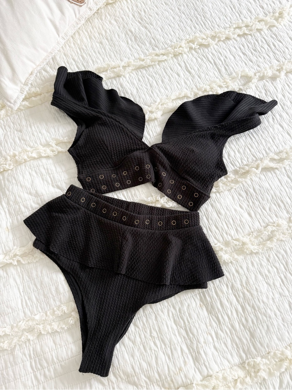 Black bikini set